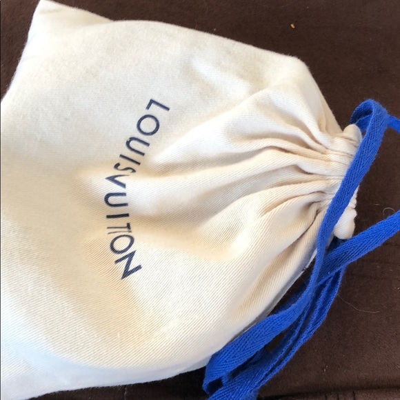 Louis Vuitton black belt - Picture 4 of 5